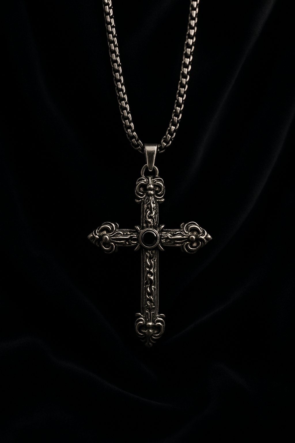 “Silver Saint” Men’s Gothic Cross Pendant ⚔️