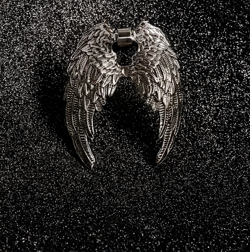 Heavenfall Wings” Pendant 🖤